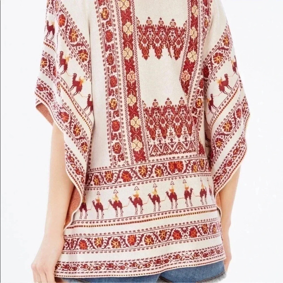 BCBGMAXAZRIA | Boho Aztec Poncho Shrug Kalanie Caravan Knit Size S Small - RARE - Picture 3 of 7